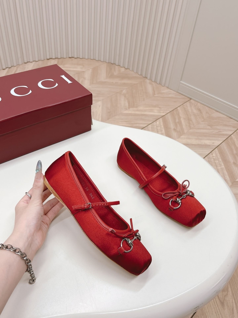 Gucci Flat Shoes